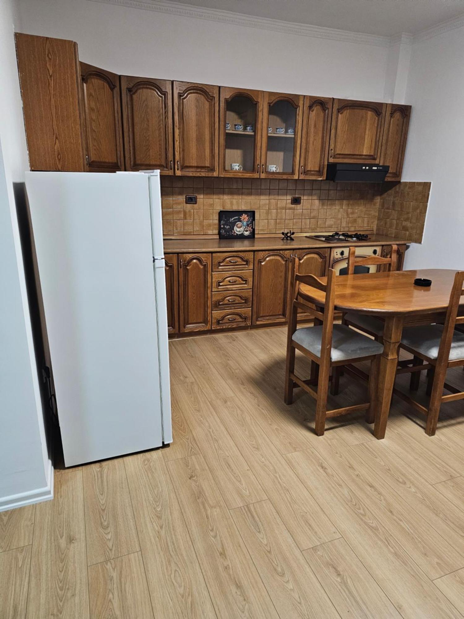 Geljus Apartment 2 Tiranë Ngoại thất bức ảnh